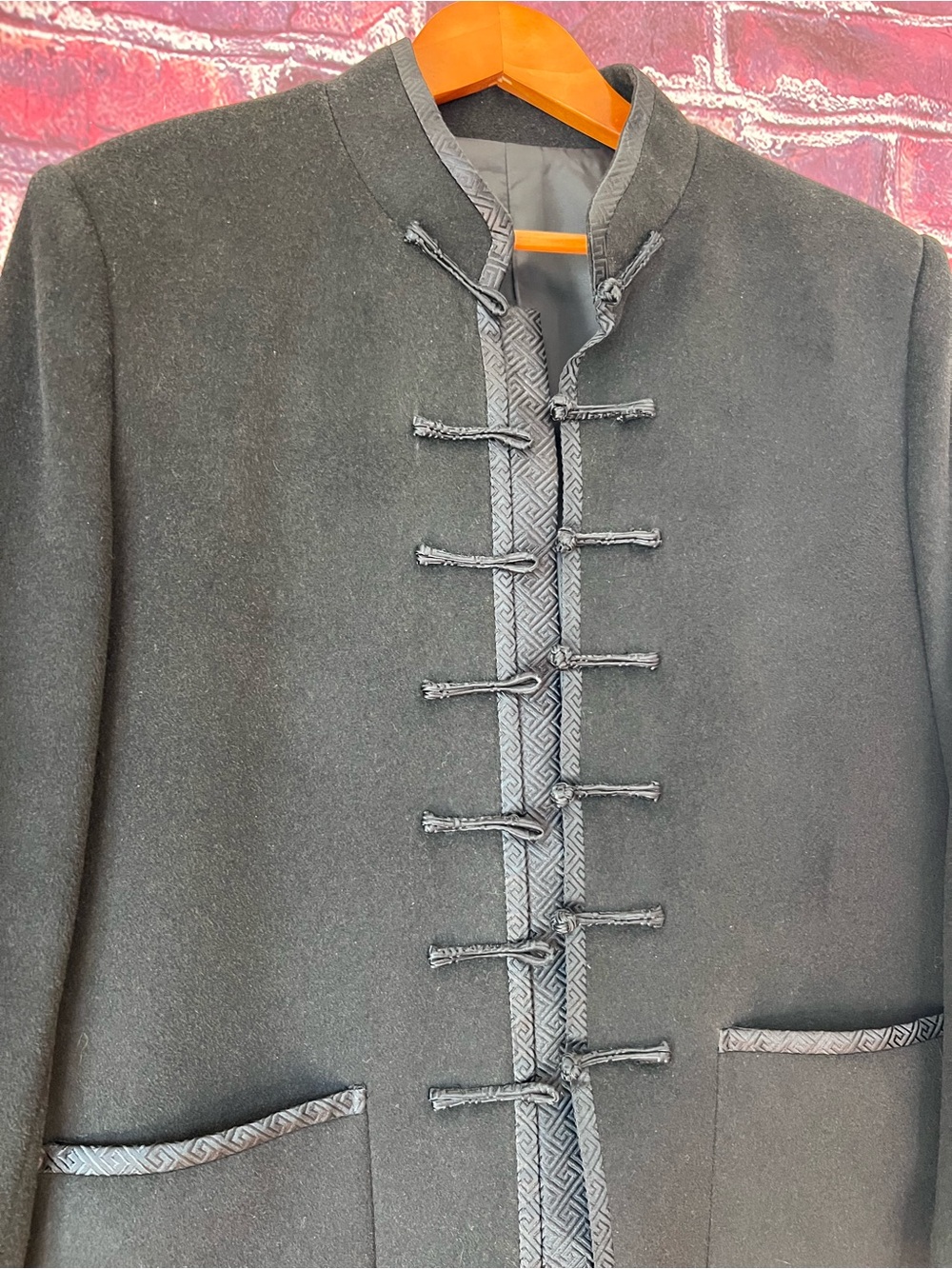 Traditional Chinese Tangzhuang (Tang Suit) Jacket - Heavyweight - Picture 4 of 8